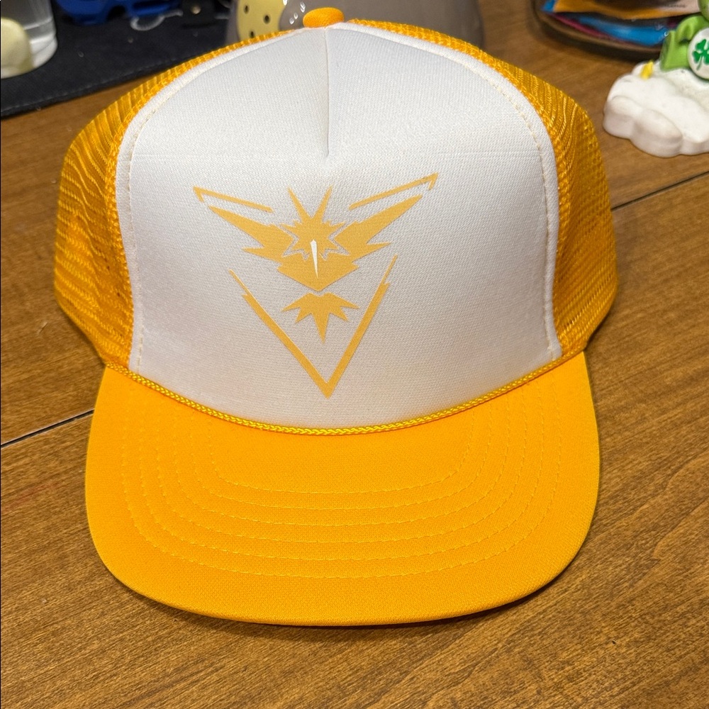 NWOT Pokemon Go Trucker Hat - Picture 2 of 4